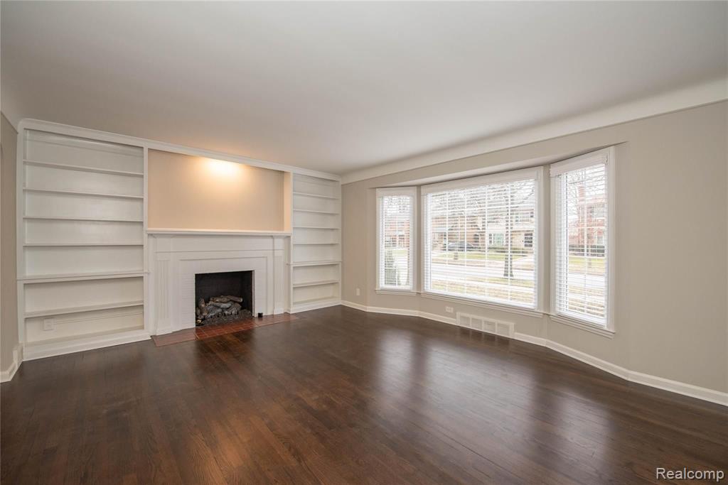 1699 Littlestone Road Grosse Pointe Woods, MI 48236 - Photo 6 of 54