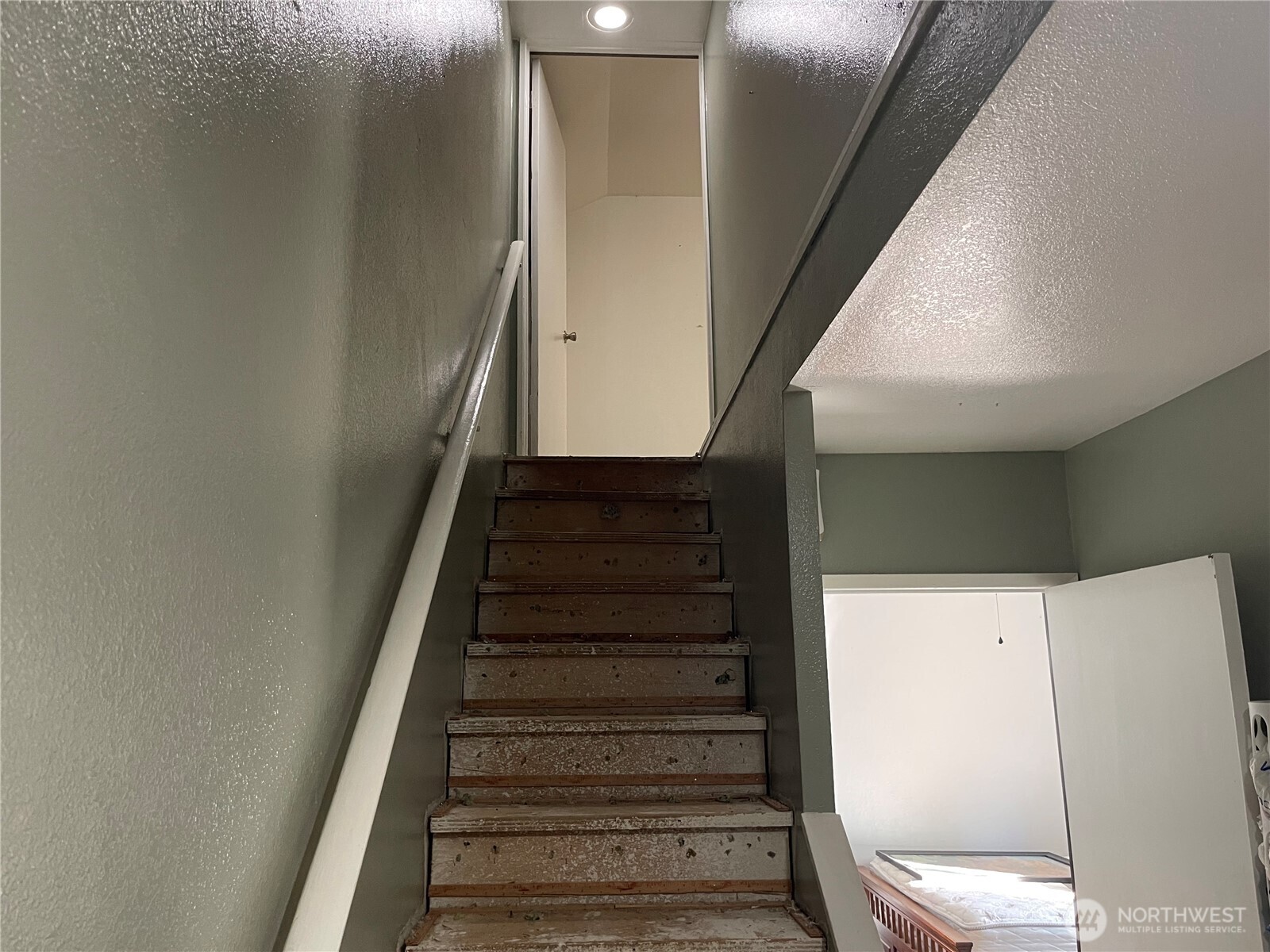 16460 Scandia Road Northwest Poulsbo, WA 98370 - Photo 21 of 33 a view of entryway