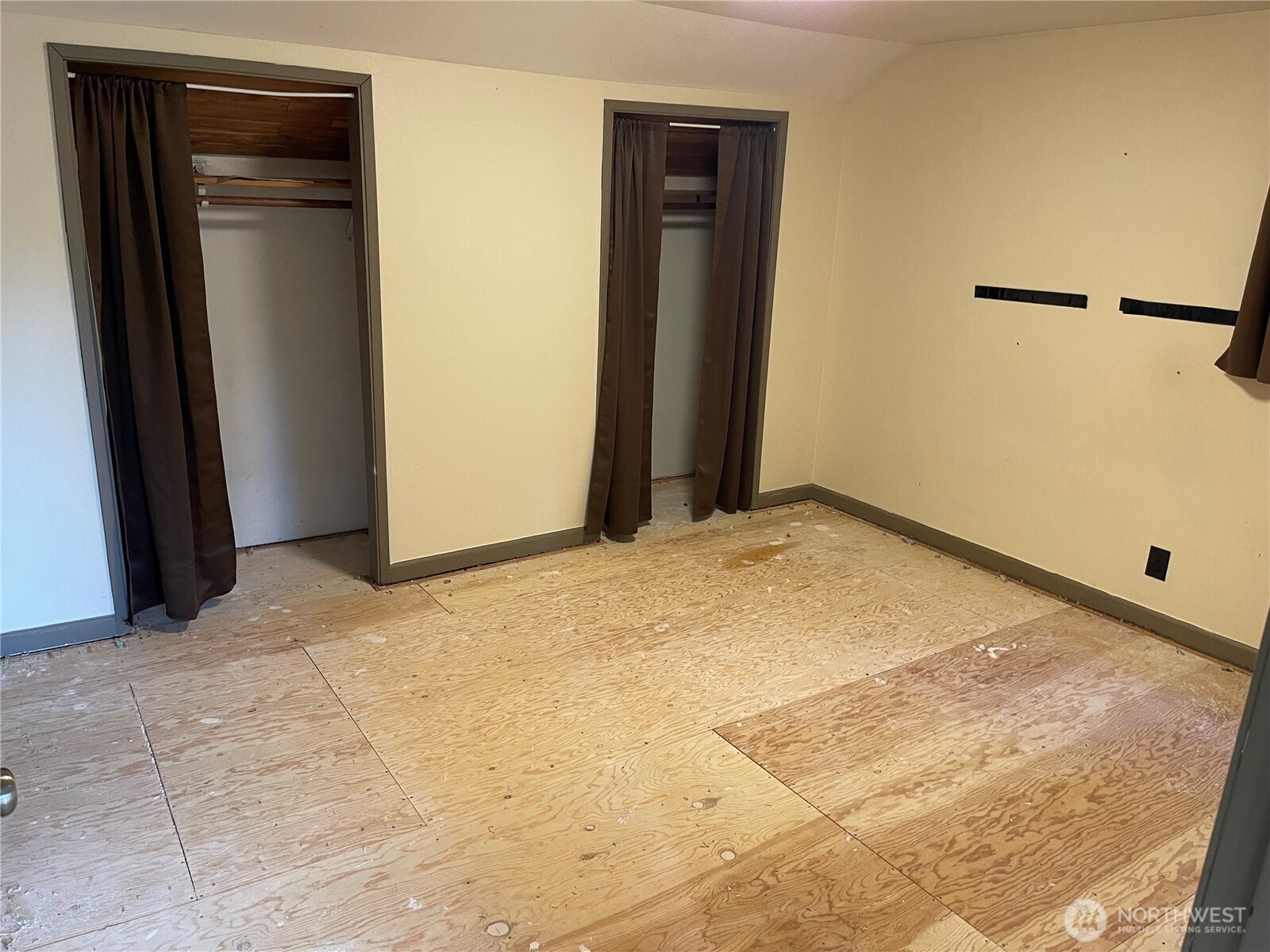 16460 Scandia Road Northwest Poulsbo, WA 98370 - Photo 23 of 33 a view of an empty room