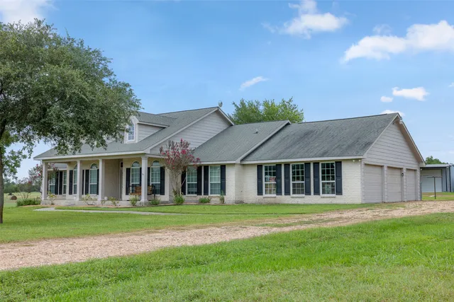 a view of backyard of house