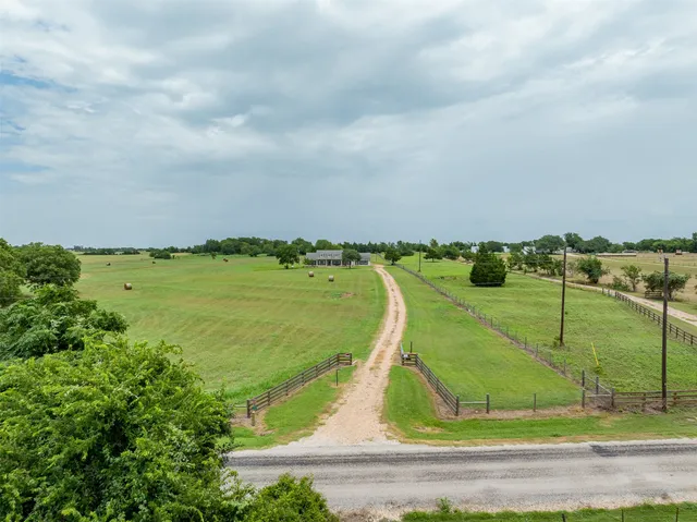 $1,095,000 | 775 Century Farms Road, Burton, TX 77835