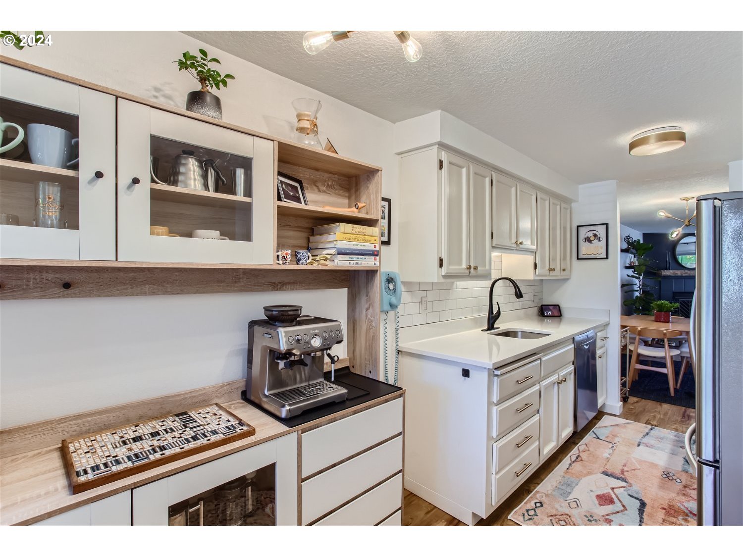 5624 South Riverside Lane, Unit 14 Portland, OR 97239 - Photo 8 of 29 Gallery Image 8