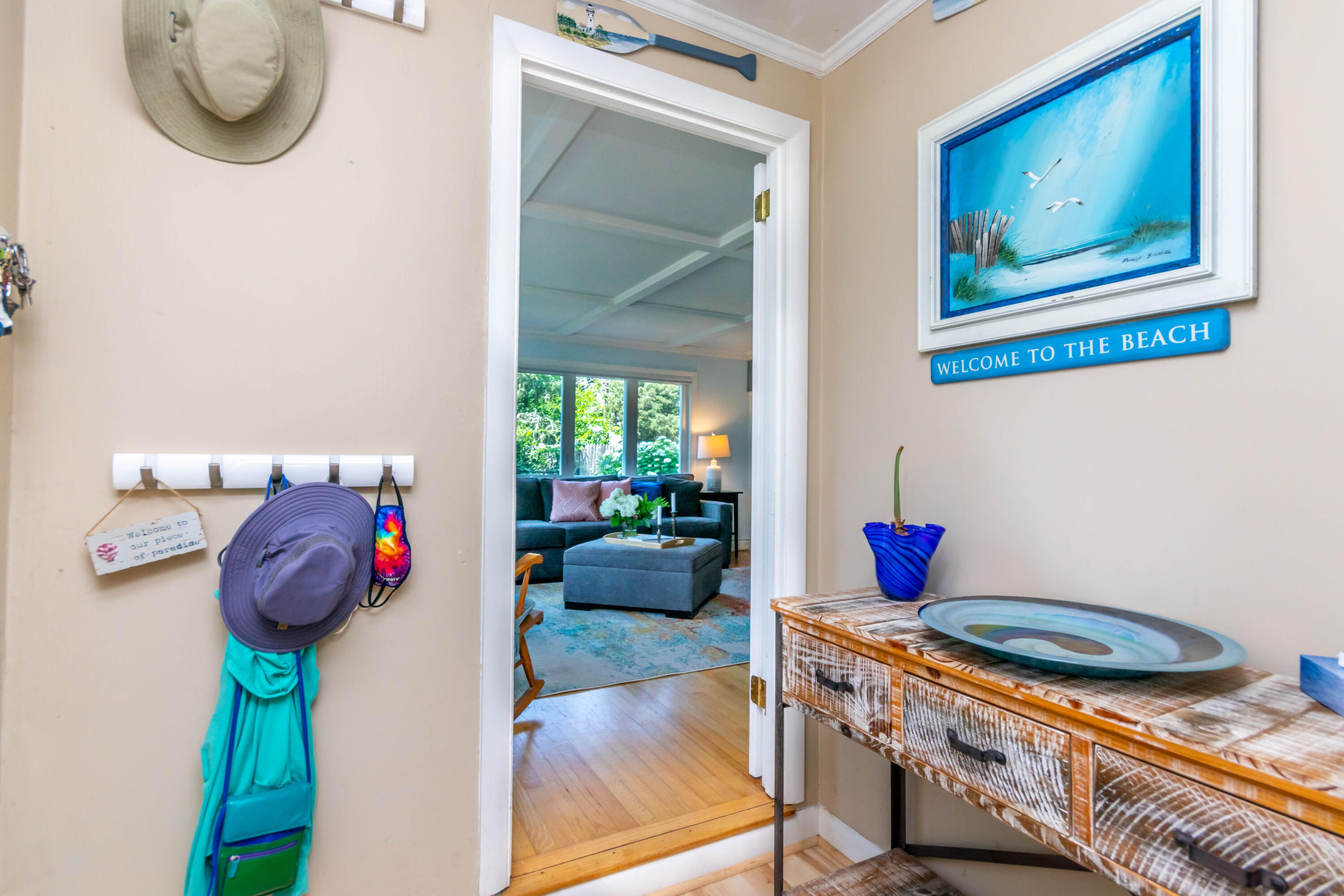 17 Ivy Street Wareham, MA 02571 - Photo 4 of 31 a living room with furniture and a potted plant
