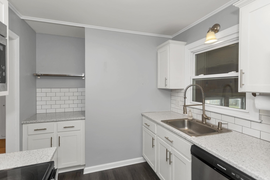 155 Old Farm Road Springfield, MA 01119 - Photo 9 of 33 Gallery Image 9
