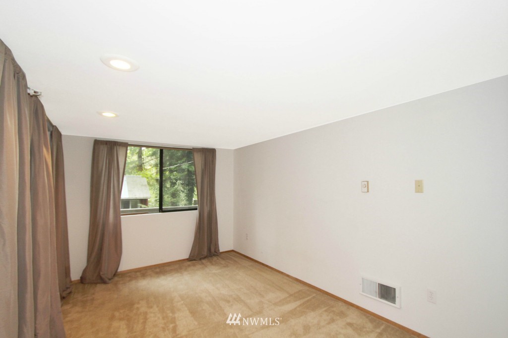 7623 Moon Valley Road Southeast North Bend, WA 98045 - Photo 8 of 22 Gallery Image 8
