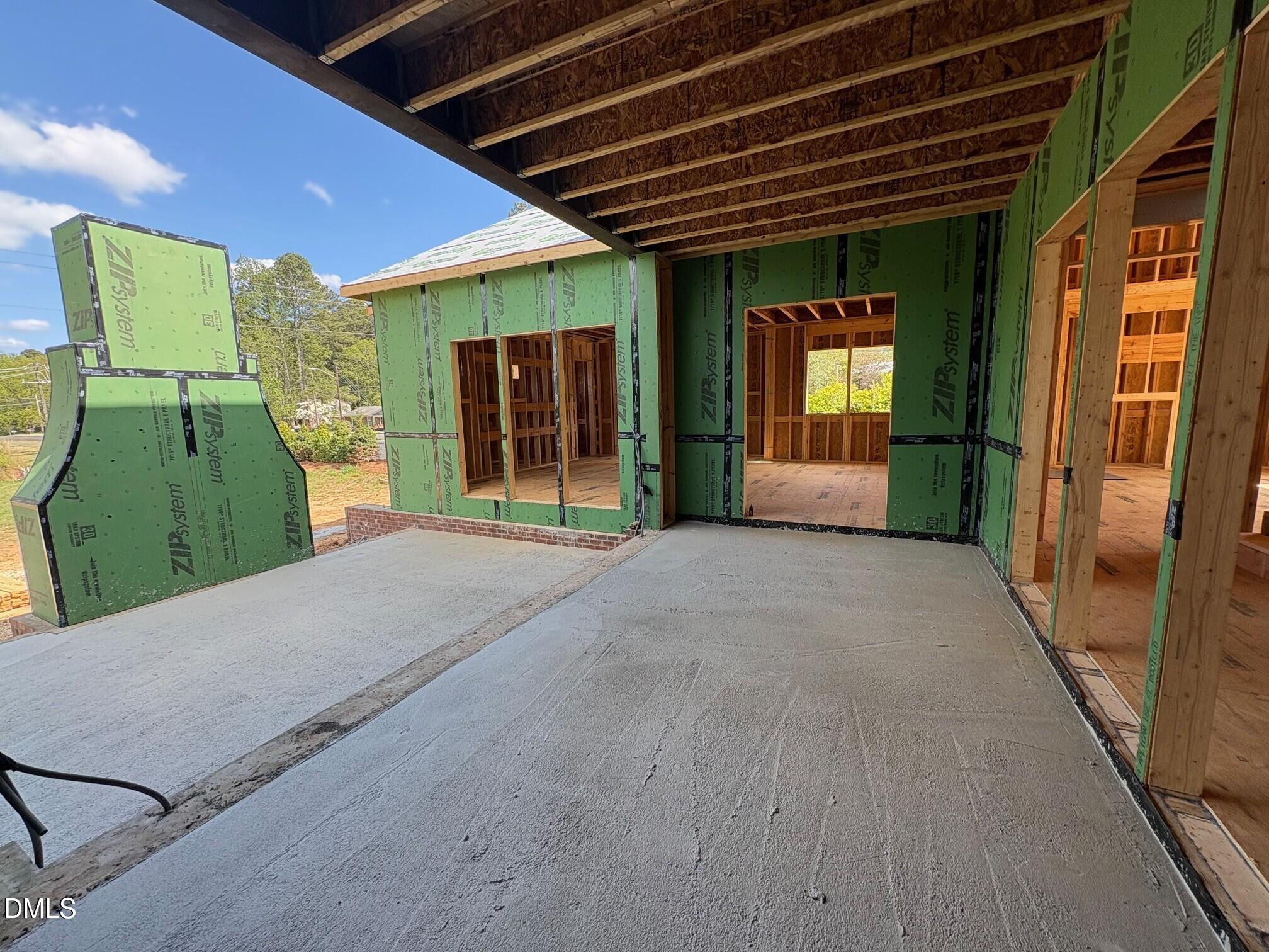 3404 Makers Circle Raleigh, NC 27612 - Photo 6 of 30 26.04.06 interior 2