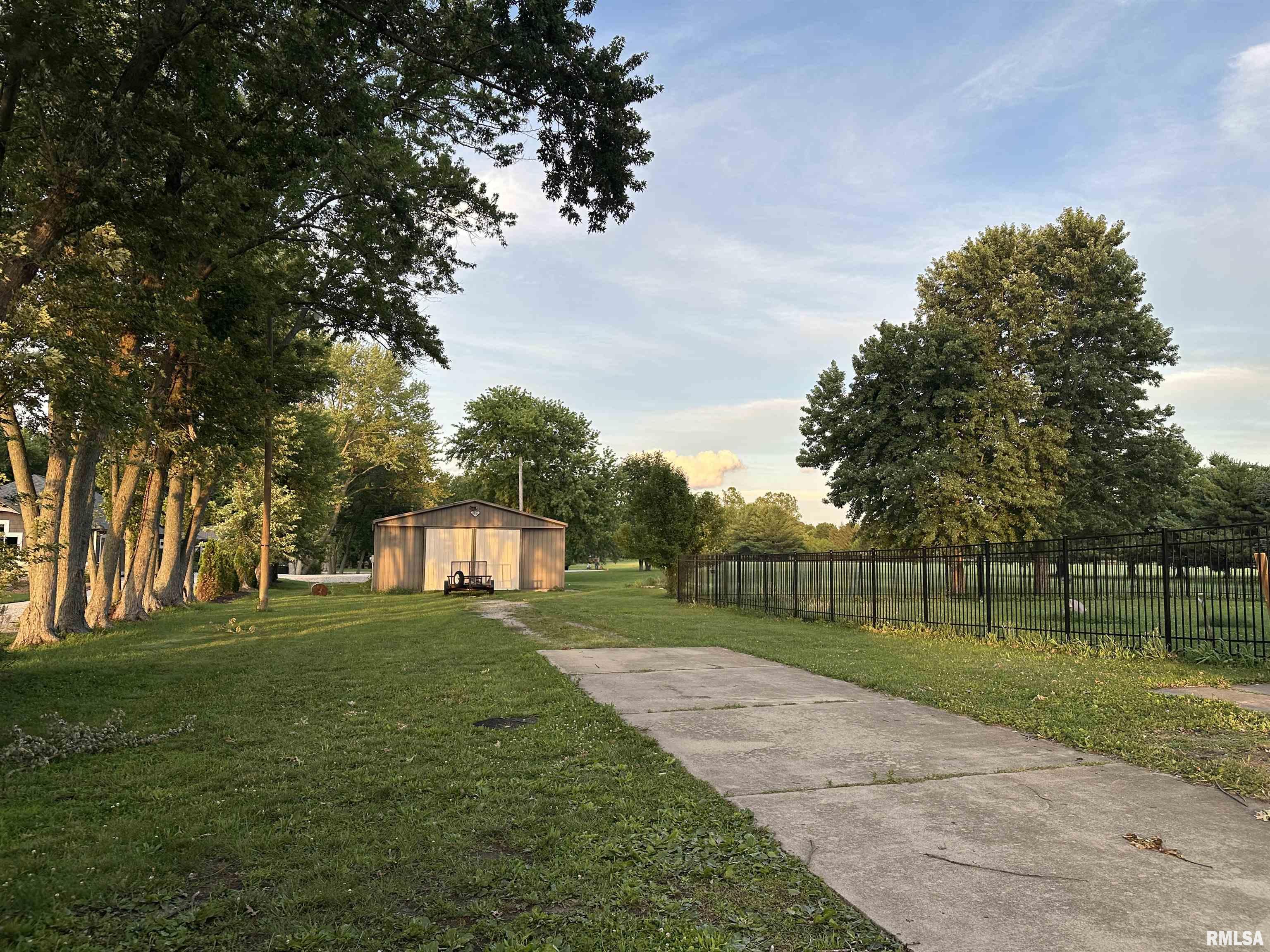 5640 Iron Bridge Road Chatham, IL 62629 - Photo 3 of 7