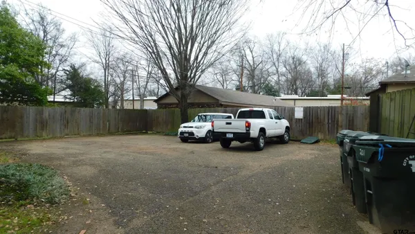 $850 | 502 South Fannin Avenue, Unit 202, Tyler, TX 75702
