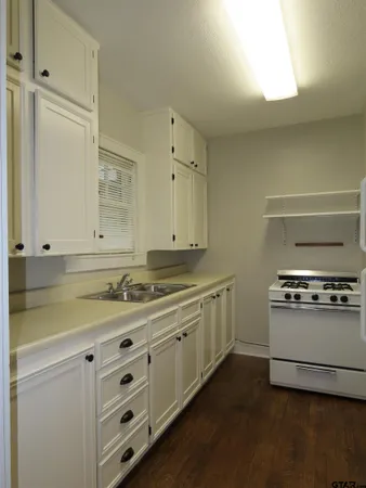 $850 | 502 South Fannin Avenue, Unit 202, Tyler, TX 75702