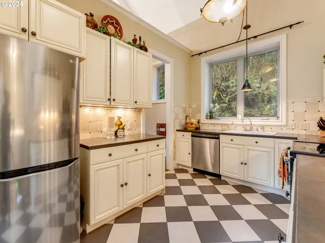 $319,000 | 71465 North Shore Drive, Birkenfeld, OR 97016