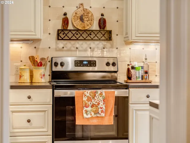 $319,000 | 71465 North Shore Drive, Birkenfeld, OR 97016