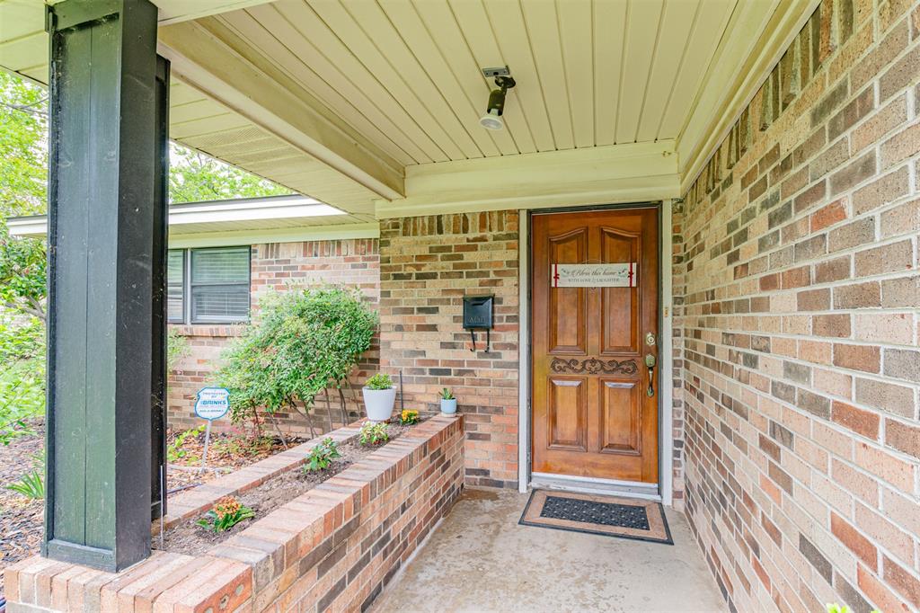 3924 Westerly Road Benbrook, TX 76116 - Photo 5 of 32
