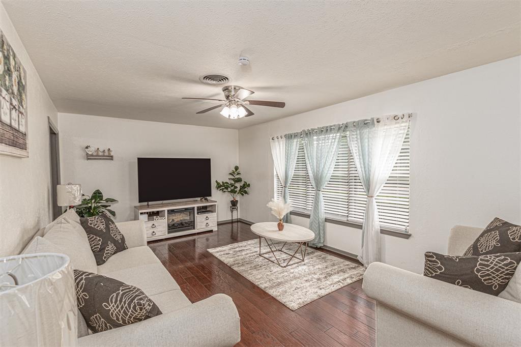 3924 Westerly Road Benbrook, TX 76116 - Photo 7 of 32