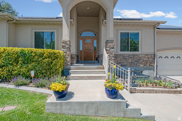 12384 Overlook Ridge Court Riverton, UT 84065 - Photo 2 of 58