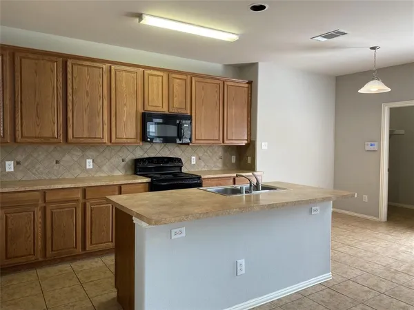 $2,200 | 9308 Masse Court, Providence Village, TX 76227