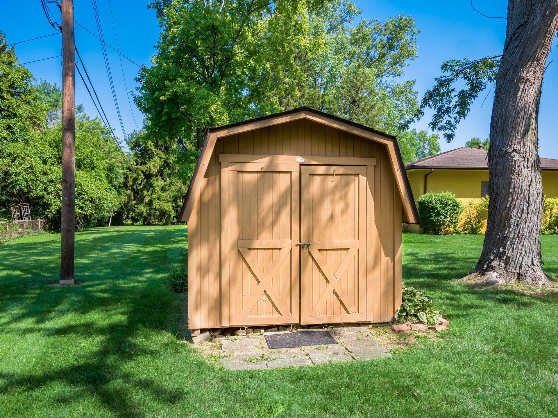 995 Plum Ridge Columbus, OH 43213 - Photo 32 of 41 Storage Shed