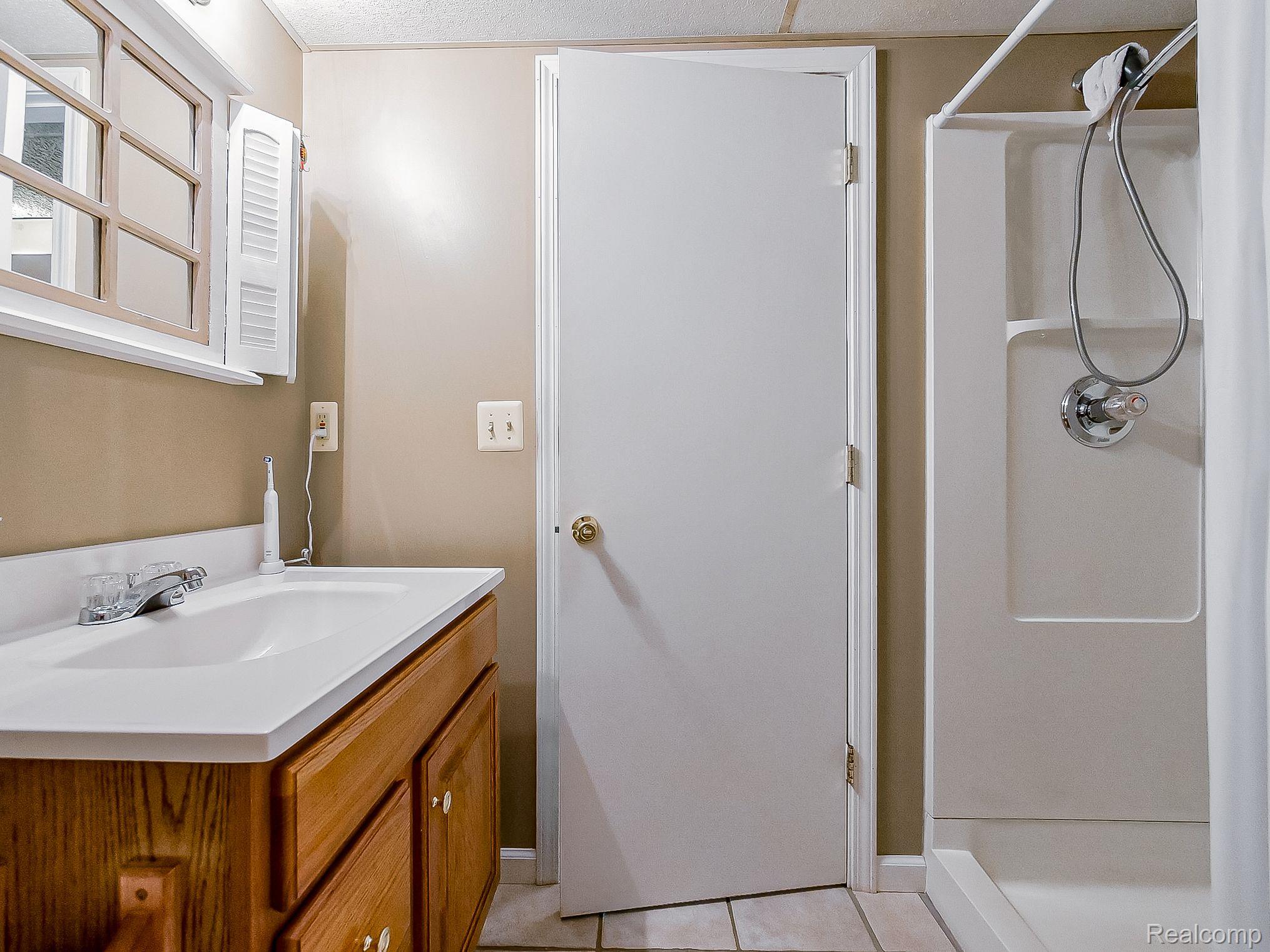 41900 Riggs Road Belleville, MI 48111 - Photo 19 of 35 Gallery Image 19