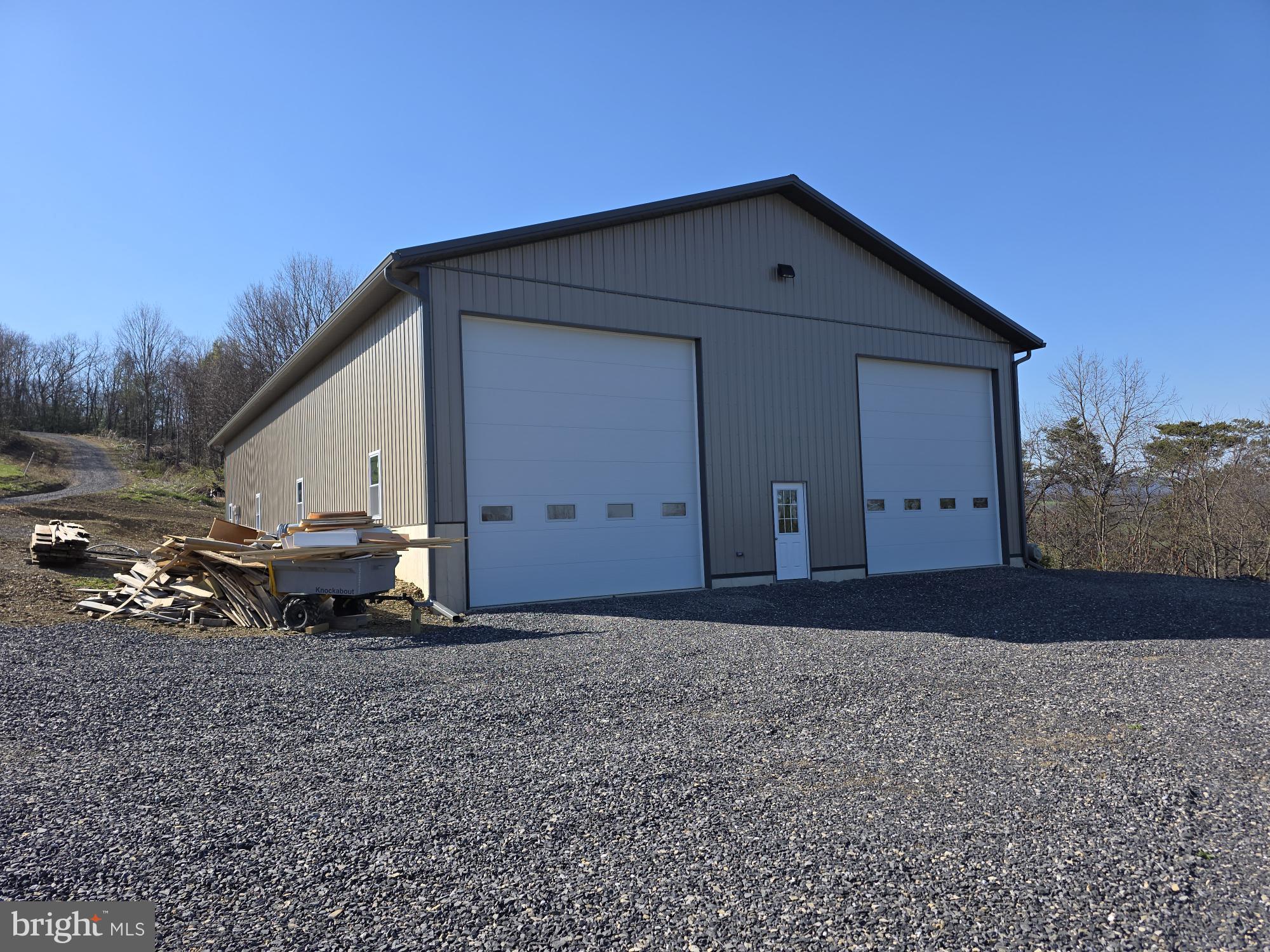 a view of outdoor space yard and garage