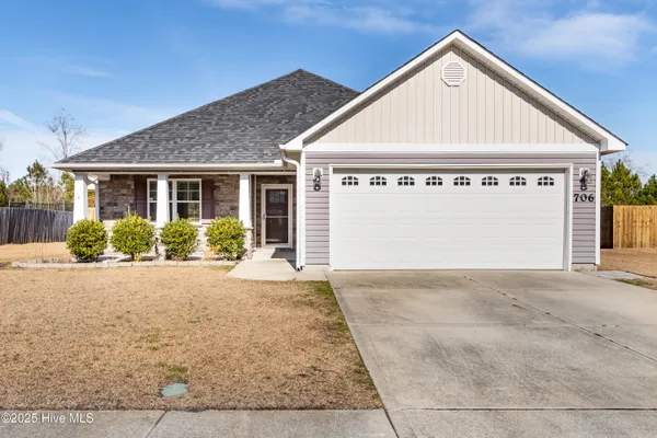 $1,800 | 706 Ashley Meadow Lane, Jacksonville, NC 28546