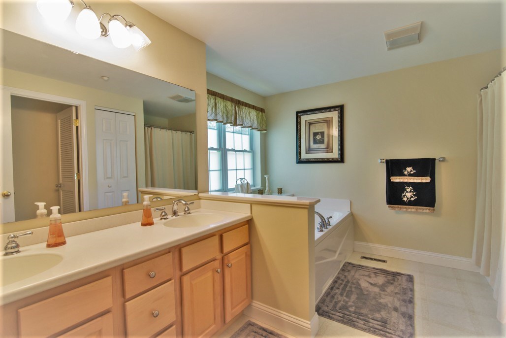 13 Eldon Way Atkinson, NH 03811 - Photo 16 of 28