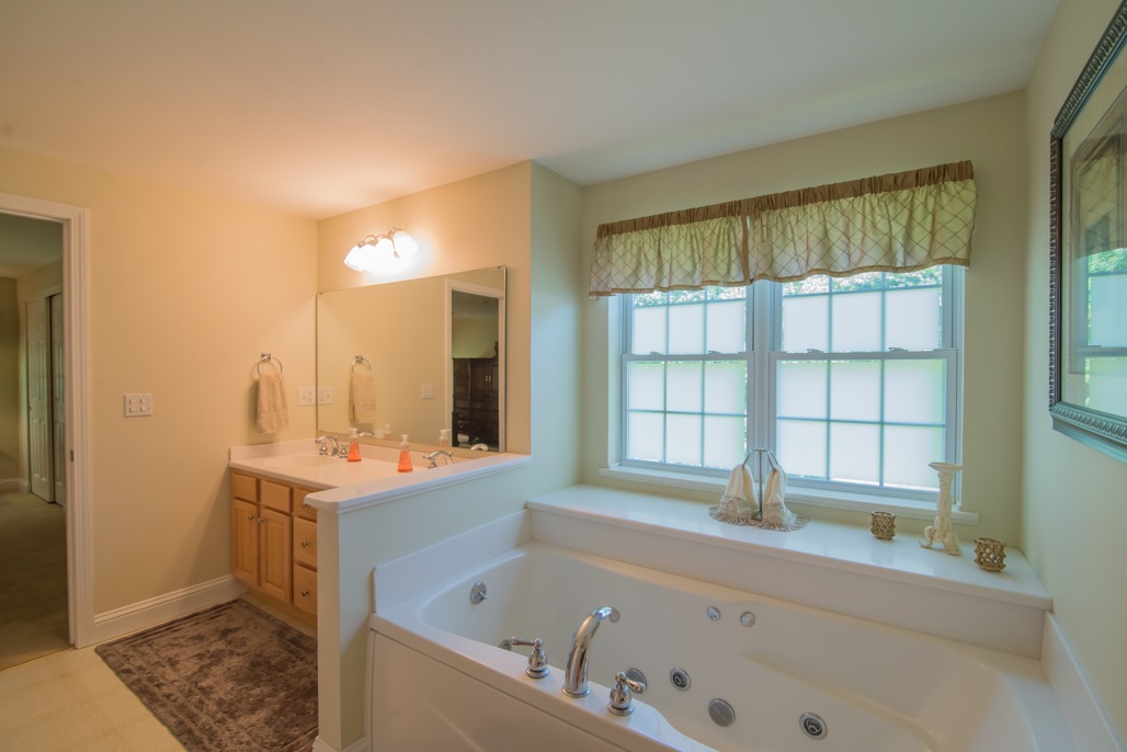 13 Eldon Way Atkinson, NH 03811 - Photo 17 of 28