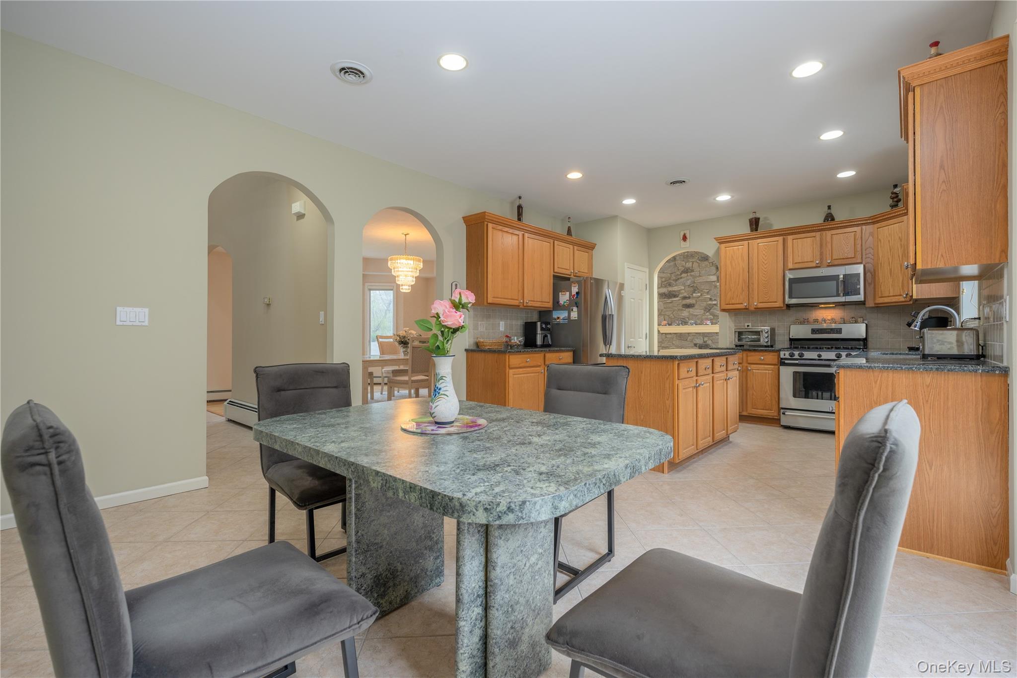 774 Haverstraw Road Suffern, NY 10901 - Photo 15 of 40