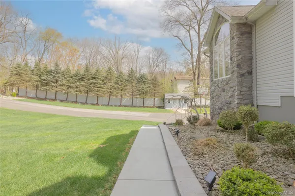$1,599,000 | 774 Haverstraw Road, Suffern, NY 10901