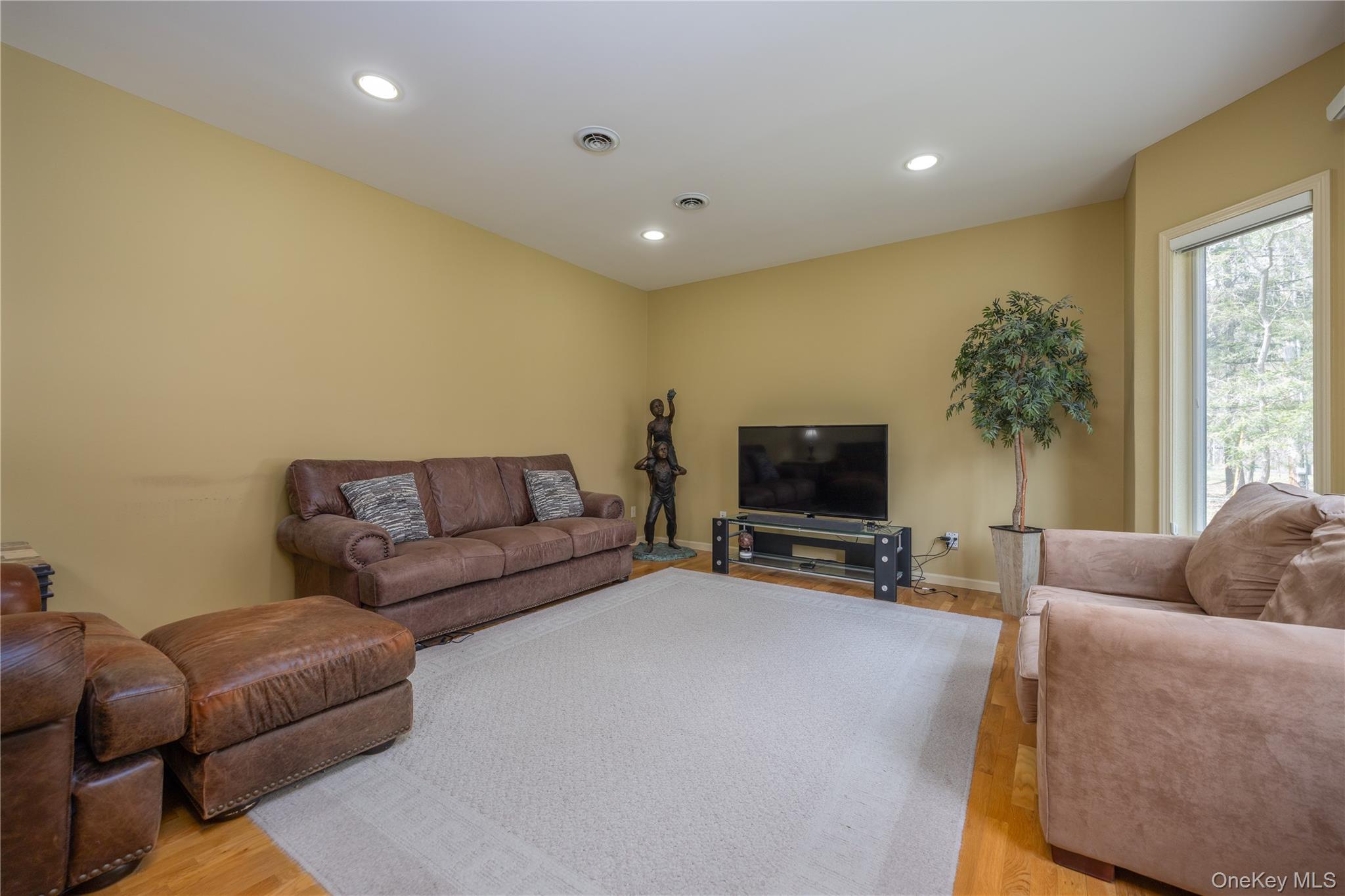 774 Haverstraw Road Suffern, NY 10901 - Photo 7 of 40