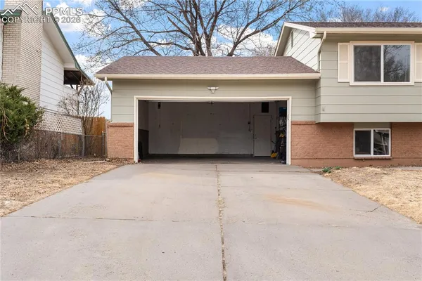 $400,000 | 823 Squire Street, Colorado Springs, CO 80911
