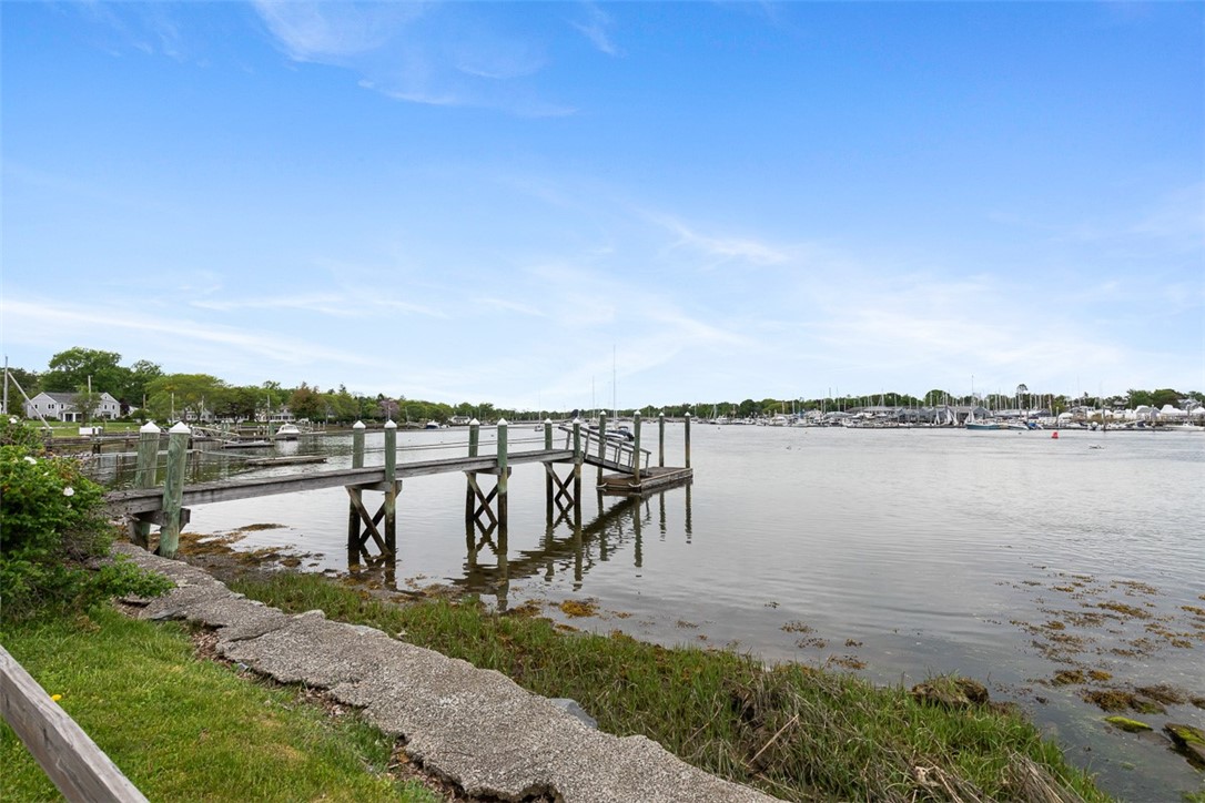 81 Mathewson Road Barrington, RI 02806 - Photo 14 of 49
