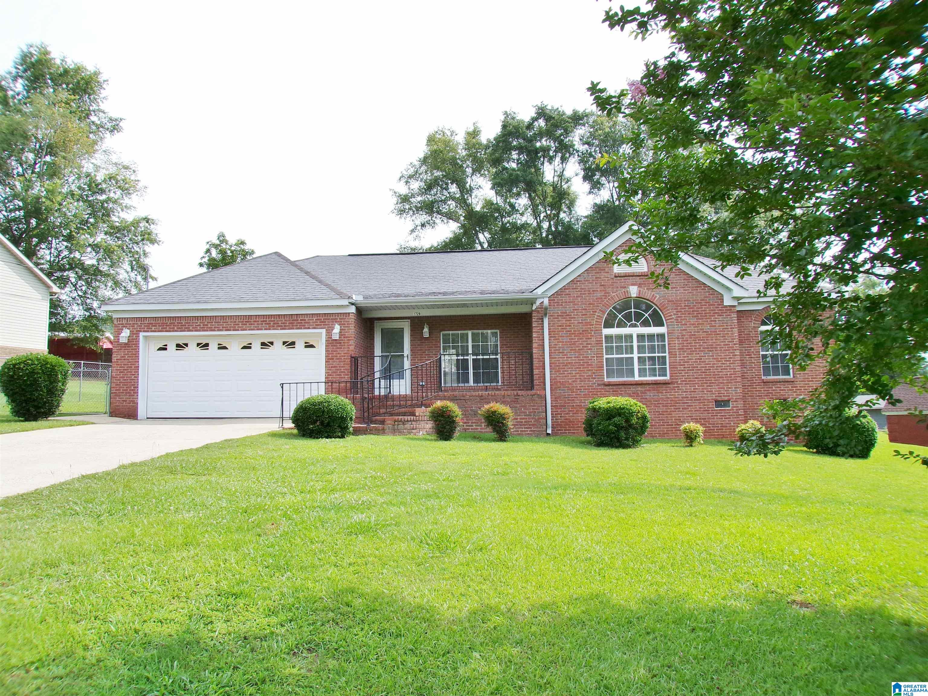 1729 Patch Place Anniston, AL 36201 - Photo 2 of 45
