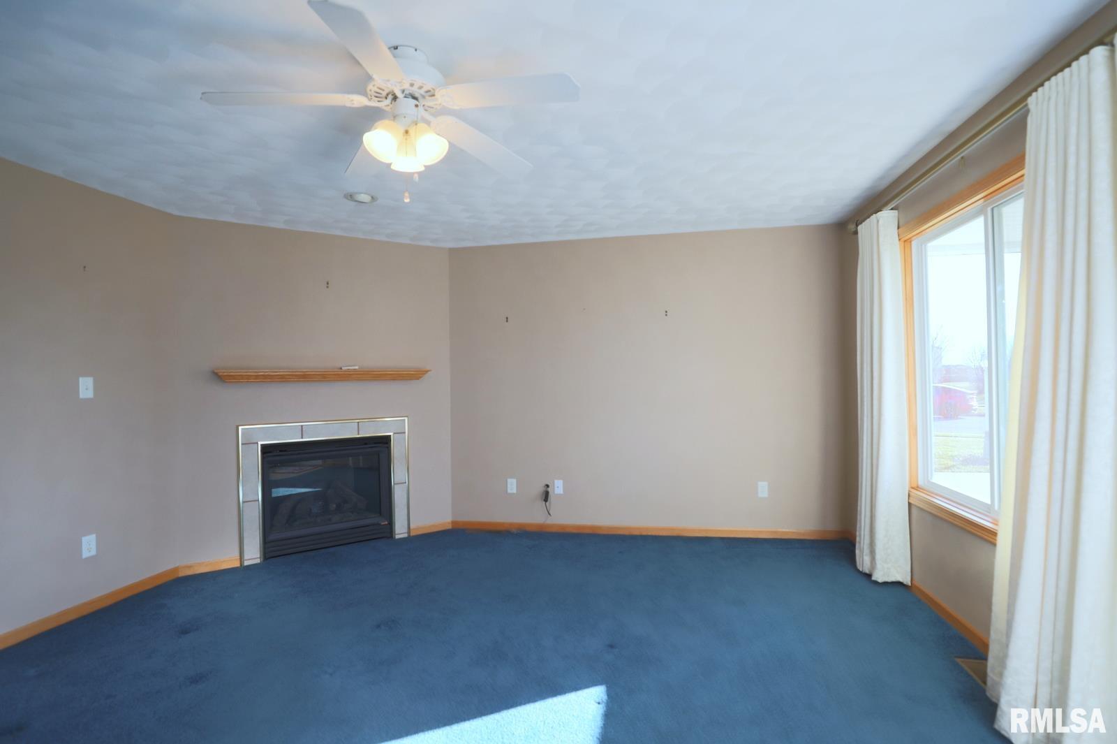 109 Easy Street Washington, IL 61571 - Photo 3 of 34 Gallery Image 3