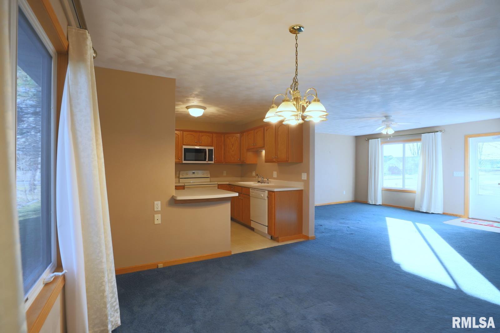 109 Easy Street Washington, IL 61571 - Photo 4 of 34 Gallery Image 4