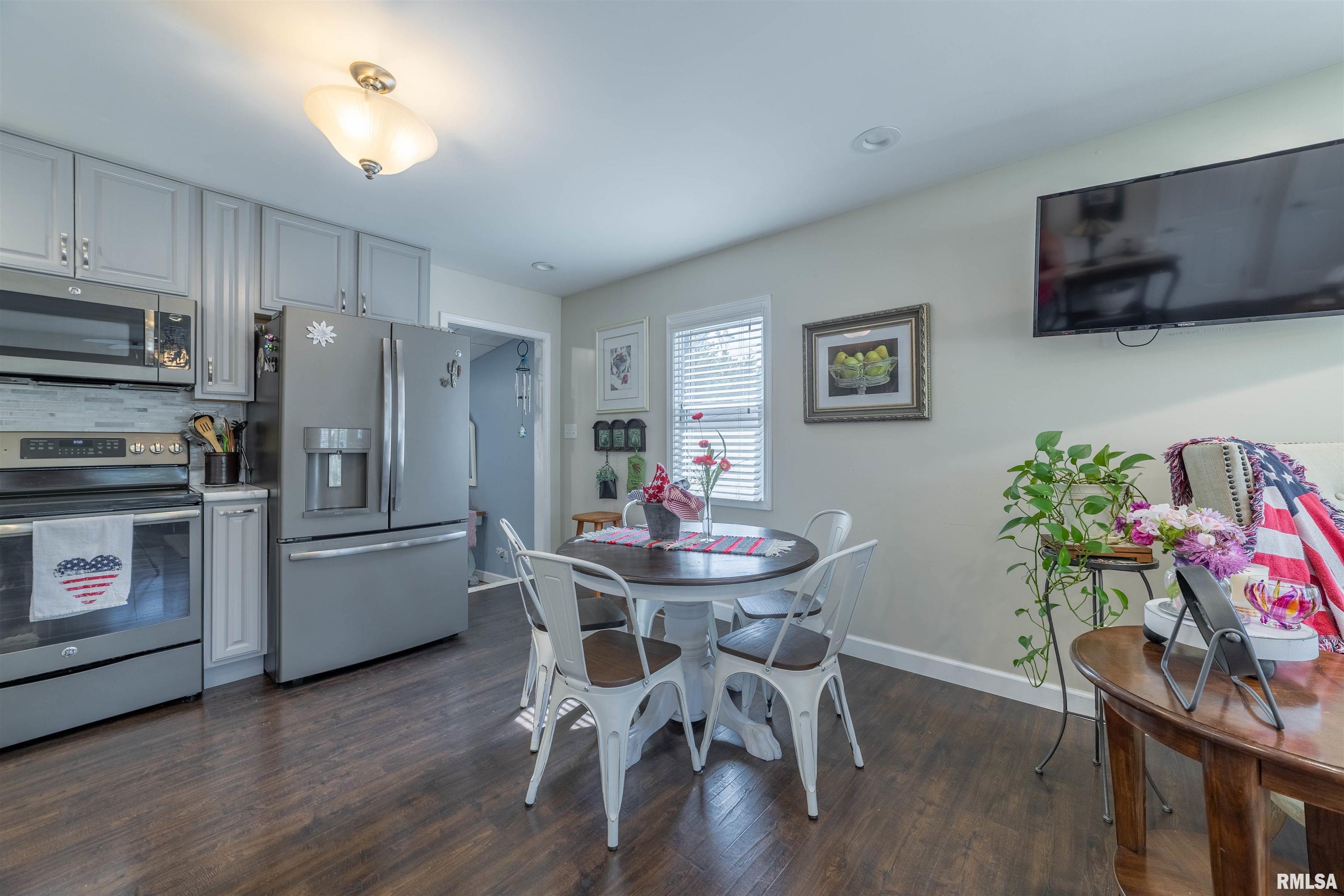 1416 Madison Street Quincy, IL 62301 - Photo 4 of 27