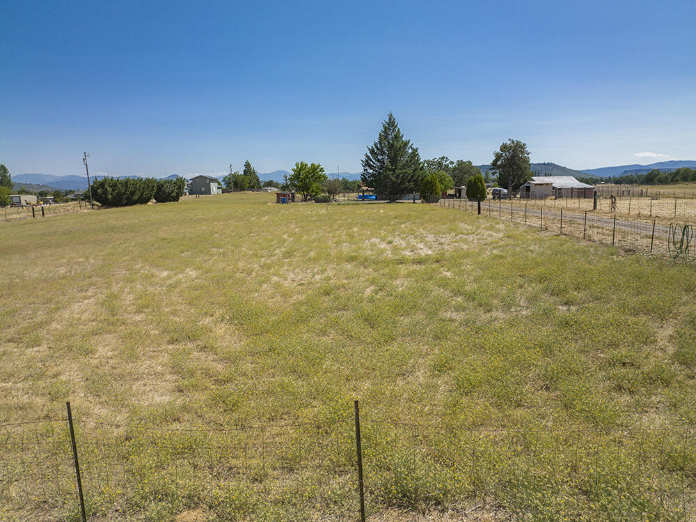 4691 Beagle Road White City, OR 97503 - Photo 35 of 67 35