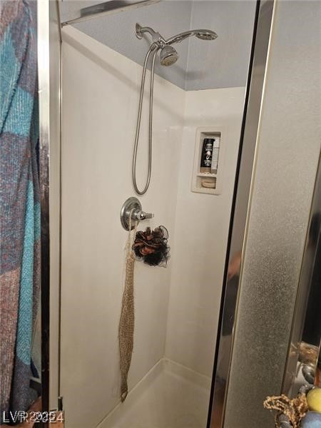 8128 Calico Wind Street Las Vegas, NV 89131 - Photo 8 of 17 Master shower