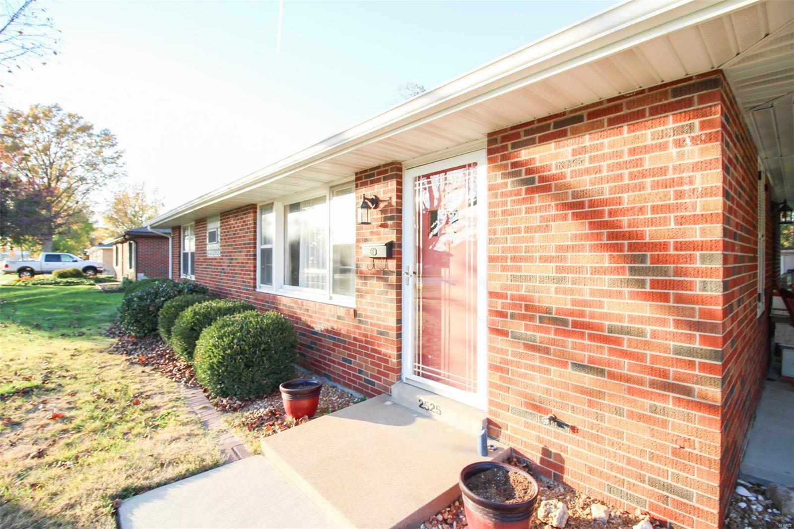 2525 Pontoon Road Granite City, IL 62040 - Photo 3 of 25 Gallery Image 3