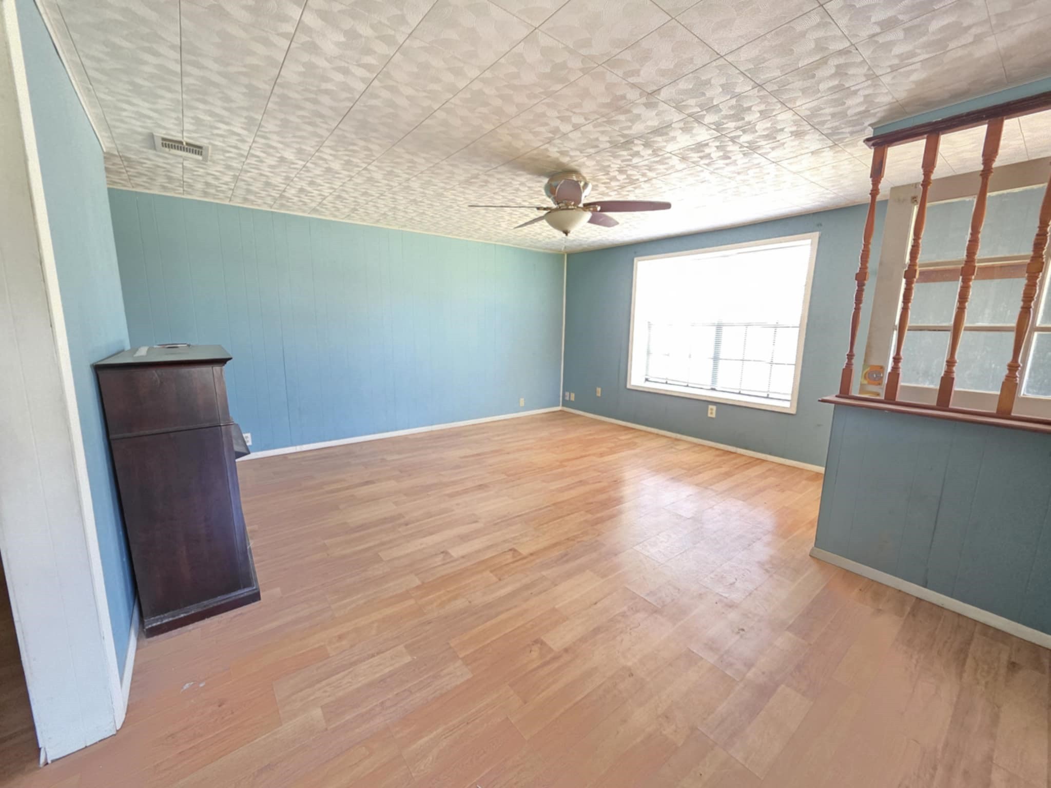 235 2nd Street Van Vleck, TX 77482 - Photo 7 of 23 a view of an empty room with a window