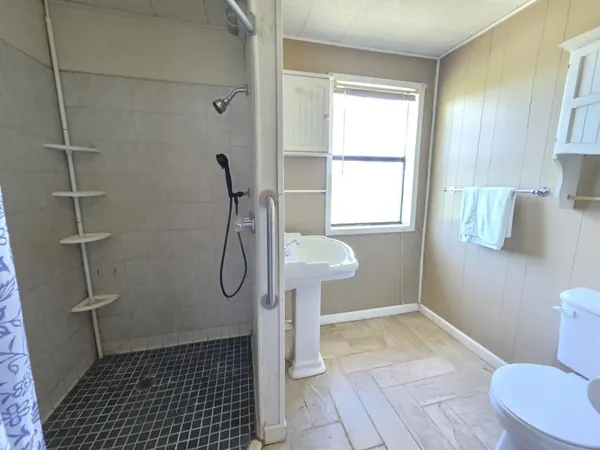 $95,000 | 235 2nd Street, Van Vleck, TX 77482