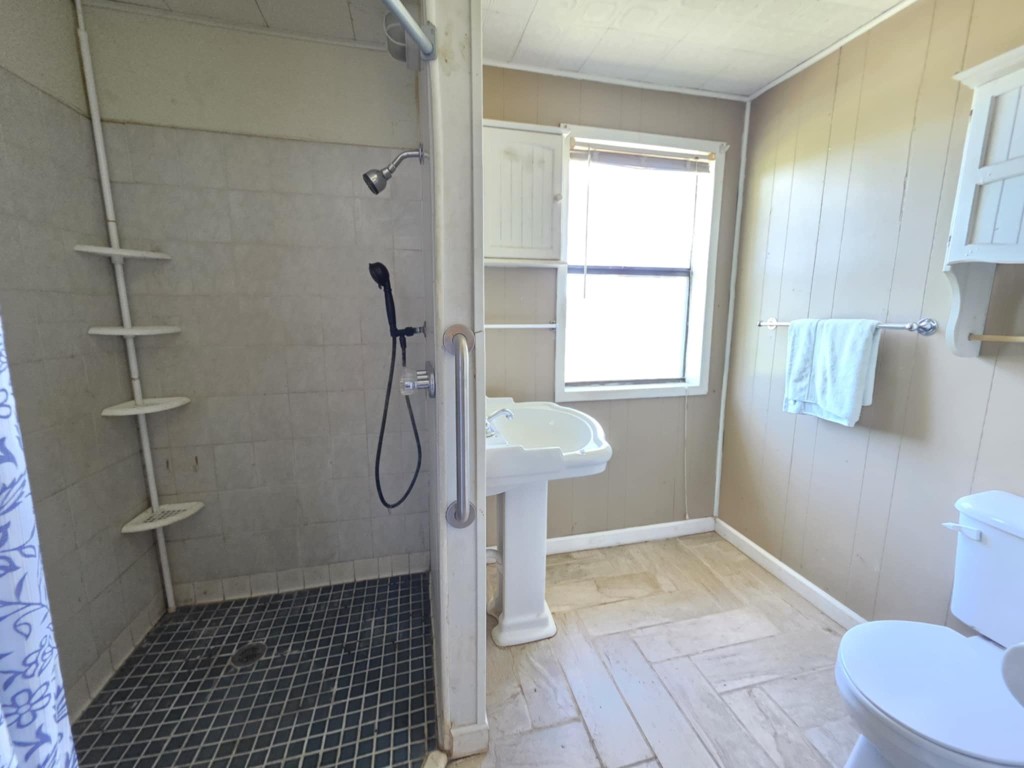 235 2nd Street Van Vleck, TX 77482 - Photo 9 of 23