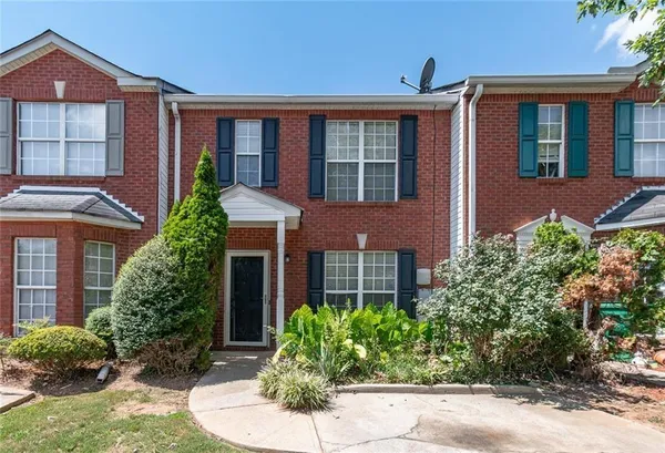 $1,675 | 5550 Strathmoor Manor Circle, Lithonia, GA 30058