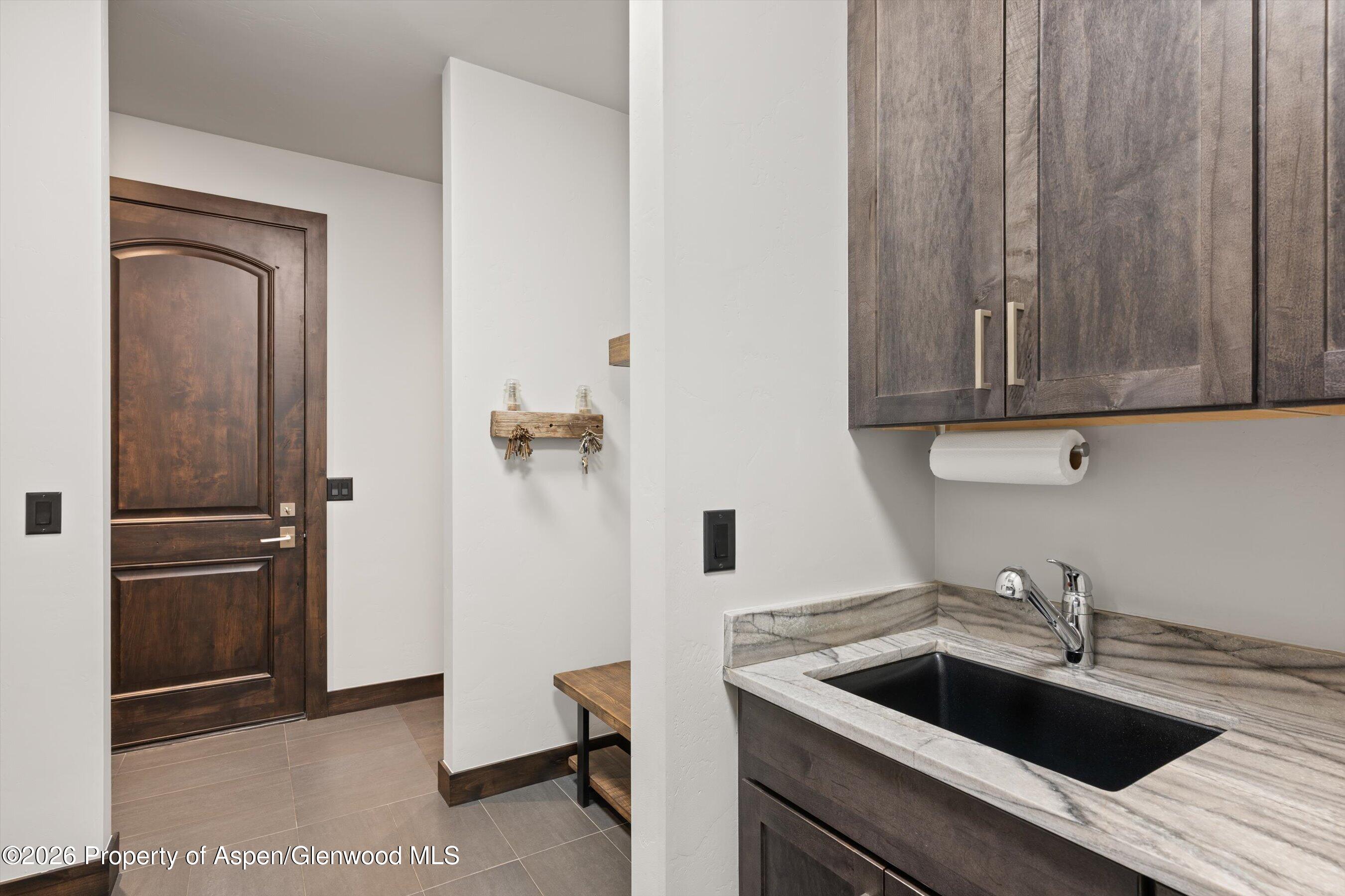 285 Saddleback Road Carbondale, CO 81623 - Photo 33 of 55 Laundry room sink