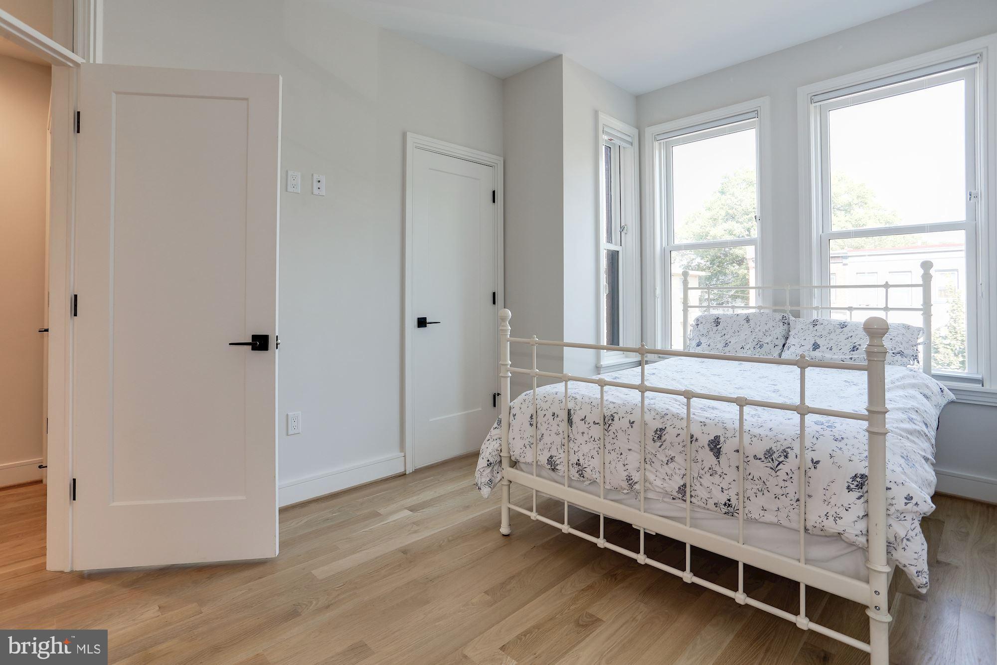 1307 D Street Southeast Washington, DC 20003 - Photo 29 of 69 Second bedroom, walk-in closet