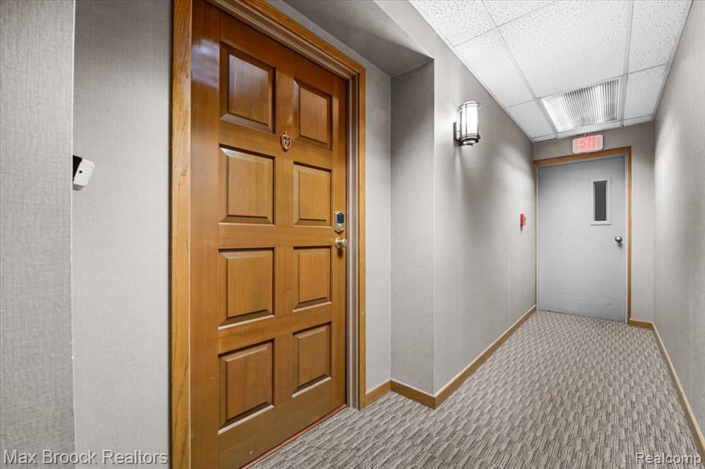 969 Green View Court, Unit 42 Rochester Hills, MI 48307 - Photo 5 of 41