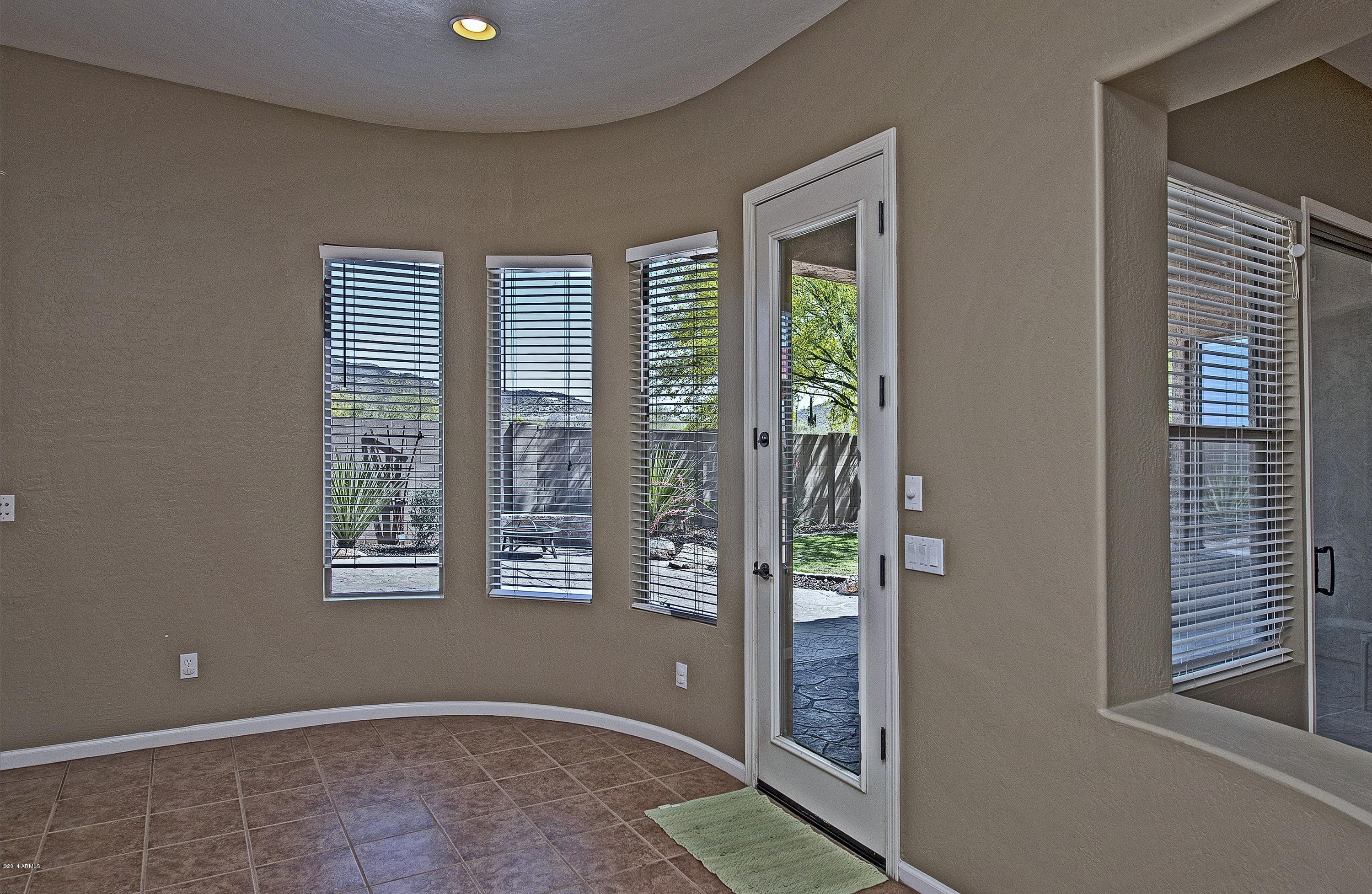 2128 West Eagle Feather Road Phoenix, AZ 85085 - Photo 5 of 18 Kitchen Nook
