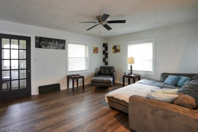 1422 Lander Road Cleveland, OH 44124 - Photo 3 of 30
