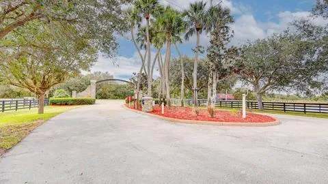 $350,000 | 2831 Southeast 67th Drive, Okeechobee, FL 34974