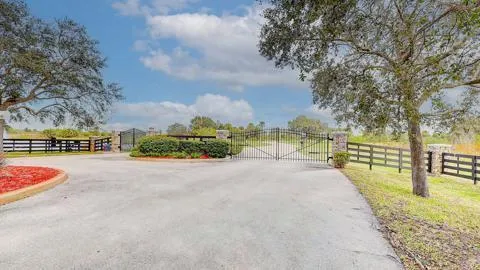 $350,000 | 2831 Southeast 67th Drive, Okeechobee, FL 34974