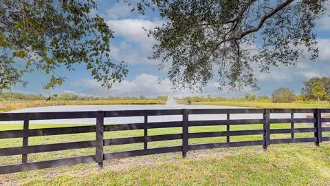 $350,000 | 2831 Southeast 67th Drive, Okeechobee, FL 34974