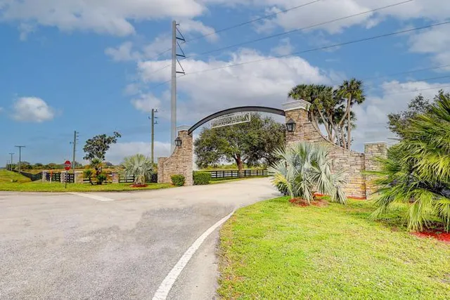 $350,000 | 2831 Southeast 67th Drive, Okeechobee, FL 34974